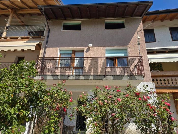 Casa con 6 locali in vendita in Via Gobbi, Arina, Lamon