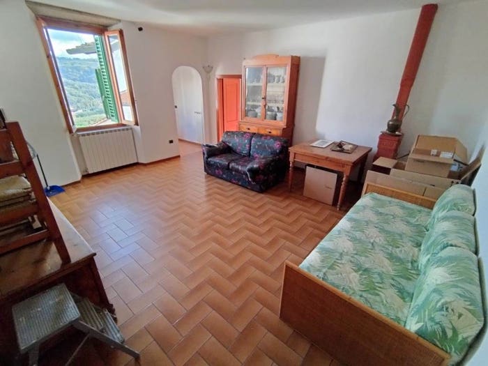 Appartamento quadrilocale in vendita in Piazza Aristodante Naldi, Poggio Alla Malva, Carmignano