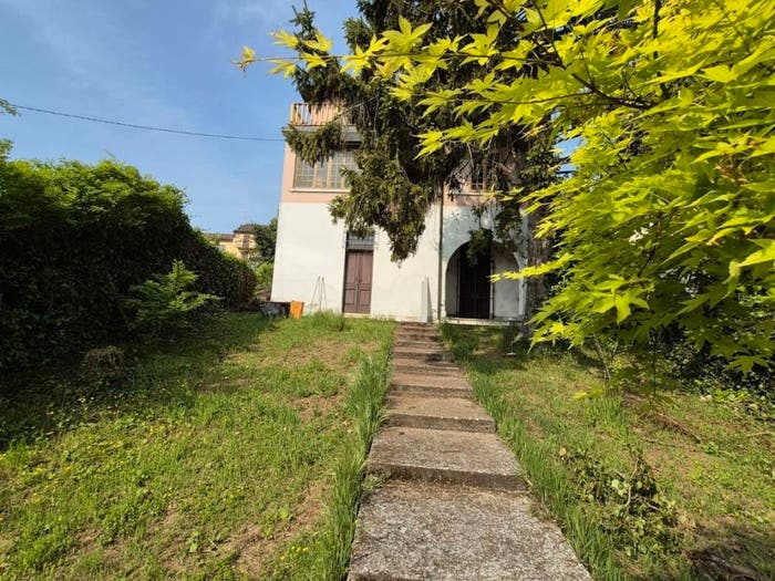 Casa con 6 locali in vendita in Via Casale, Centro, Montemagno