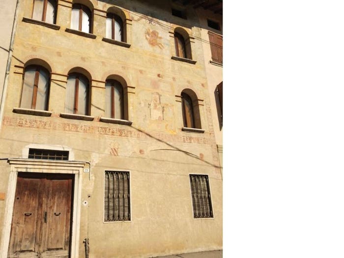 Casa con 6 locali in vendita in Via Borgo Ruga, Centro, Feltre