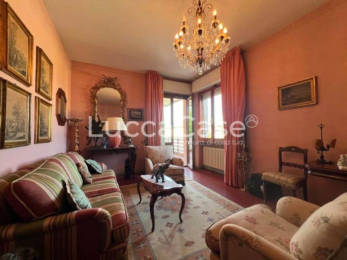 Appartamento con 6 locali in vendita in Via Sandei, Arancio, Lucca