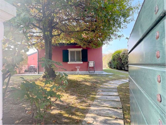 Casa con 5 locali in vendita in Via Sant'Isidoro, Centro, Bogogno