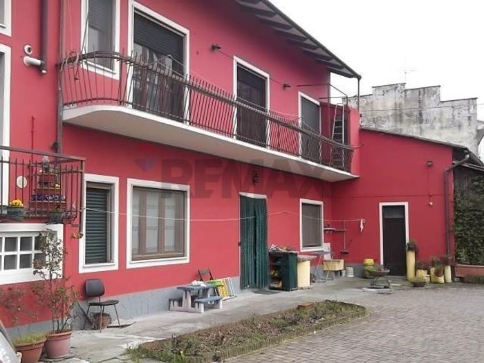 Casa con 6 locali in vendita in via Michelangelo Buonarroti, Centro, Crescentino