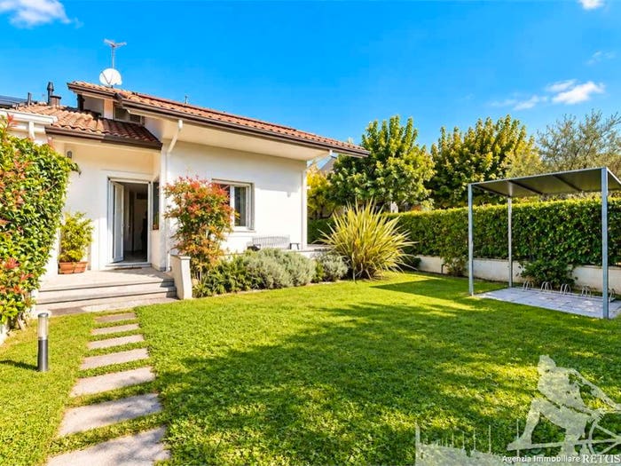 Casa quadrilocale in affitto in Centro, Forte dei Marmi