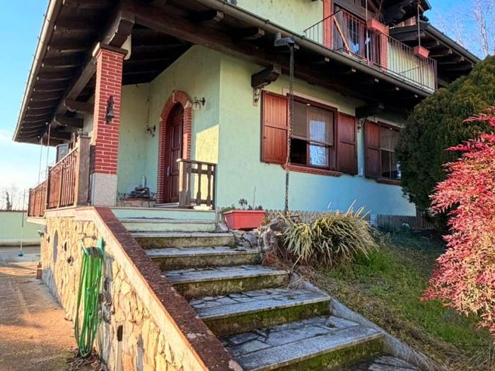 Casa quadrilocale in vendita in Strada Provinciale di Granozzo, Lumellogno Pagliate, Novara