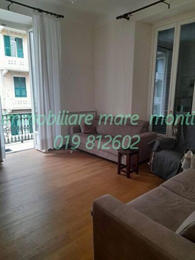 Appartamento con 5 locali in vendita in Via XX Settembre, Savona