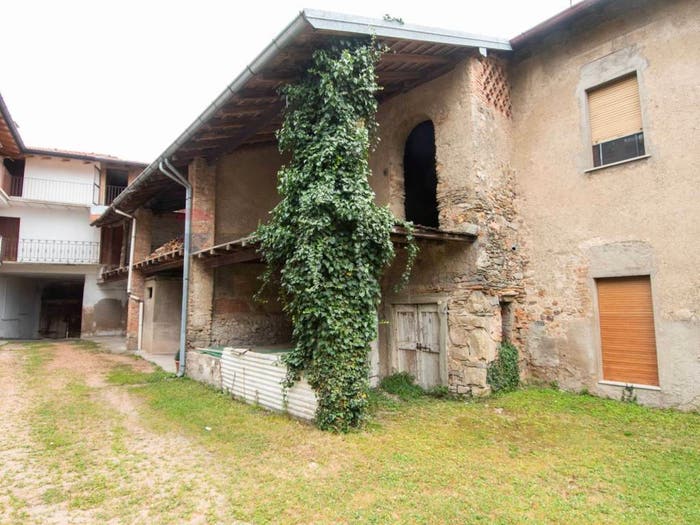 Casa con 5 locali in vendita in VIA CAVOUR, Centro, Cantello