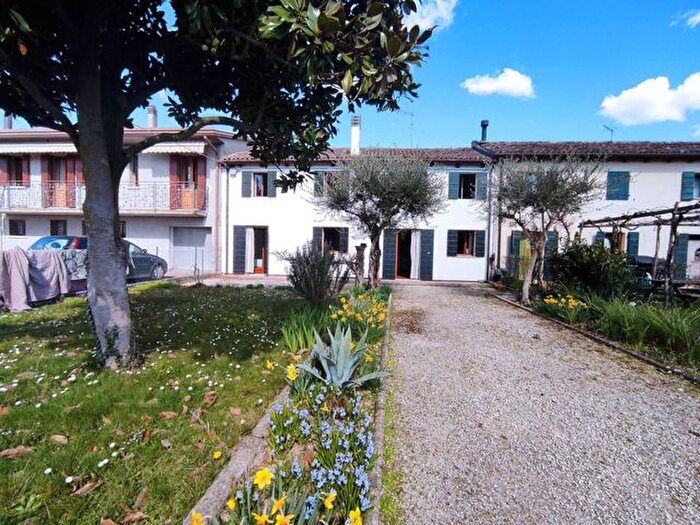 Casa con 10 locali in vendita in Quarto D'Altino