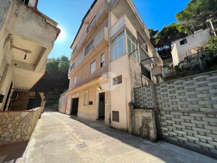 Appartamento quadrilocale in vendita in Via BF, Poggio Ridente, Palermo