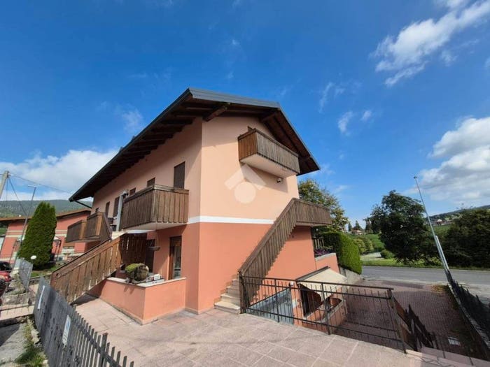 Appartamento quadrilocale in vendita in Via Camona, Centro, Gallio