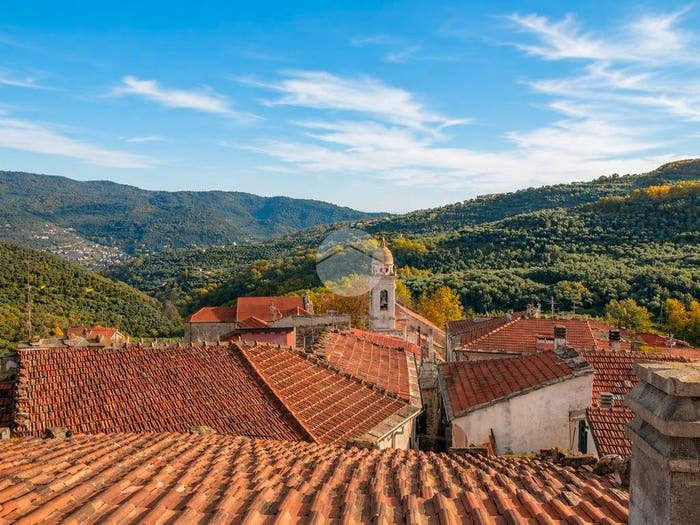 Appartamento quadrilocale in vendita in Via Cristoforo Colombo, Villa Guardia Villa Viani, Pontedassio