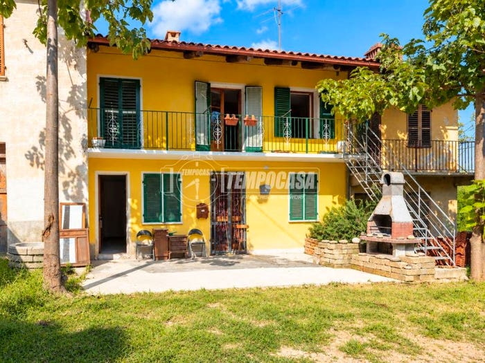 Casa quadrilocale in vendita in Via Antonio Robiola, Centro, Arignano