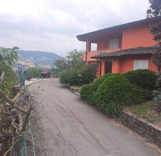 Casa con 6 locali in vendita in Via Cà D'Anna, Centro, Cecima