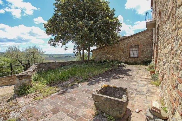Casa con 6 locali in vendita in Via Cassia, Centro, Poggibonsi
