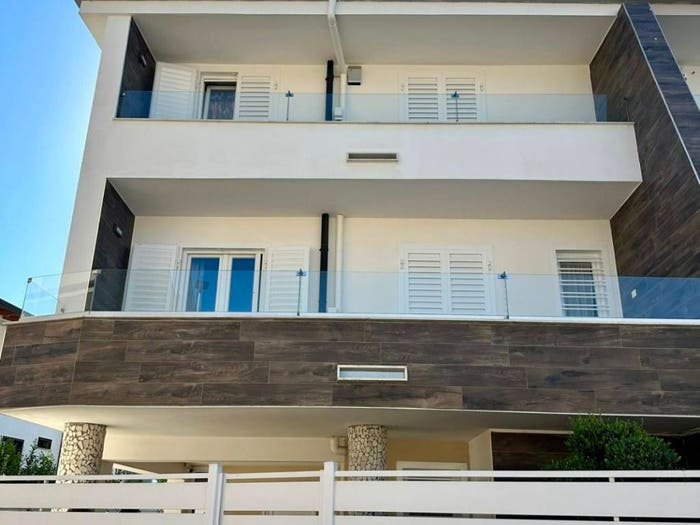 Casa con 5 locali in vendita in Via della Repubblica, Parete