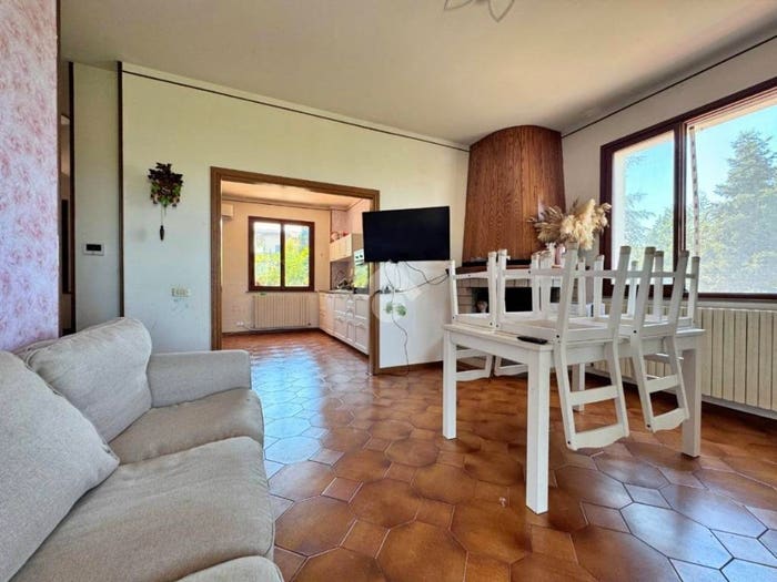 Casa con 6 locali in vendita in Via calamone, Montelabbate