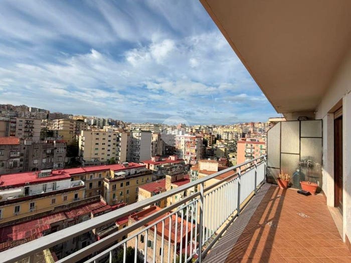 Appartamento quadrilocale in vendita in Via Matteo Renato Imbriani, Piazza Canneto Salvator Rosa, Napoli