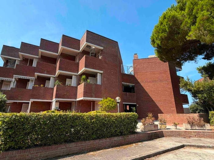 Appartamento con 5 locali in vendita in Via Jerzy Sas Kulczycki, Antignano Banditella, Livorno