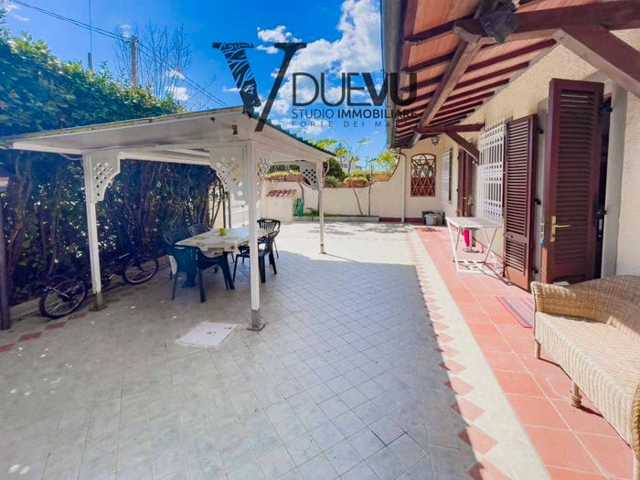 Casa quadrilocale in vendita in Via Francesco Carrara, Centro, Forte dei Marmi