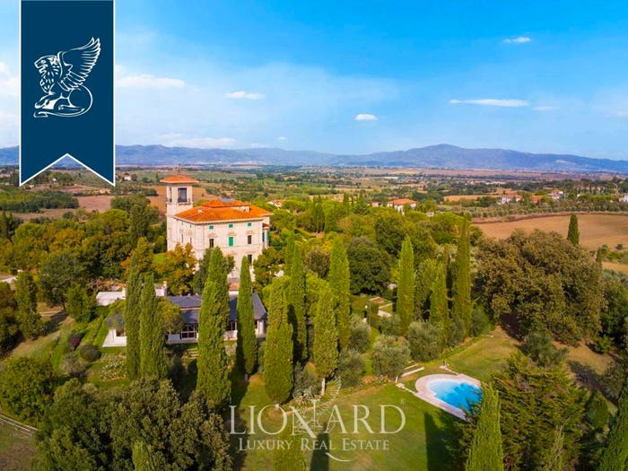 Casa con 6 locali in vendita in Foiano della Chiana