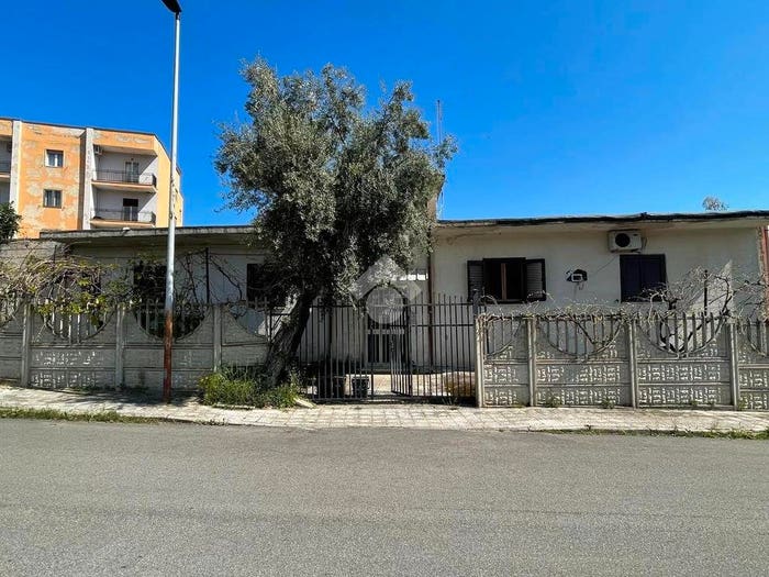 Casa con 6 locali in vendita in Villaggio S Chiara, Rossano, CoriglianoRossano