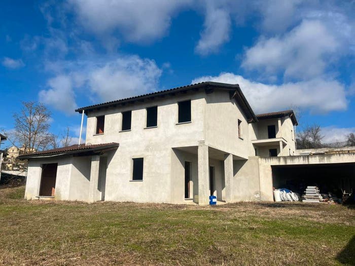 Casa con 5 locali in vendita in Ottiglio Via Roma, Centro, Ottiglio