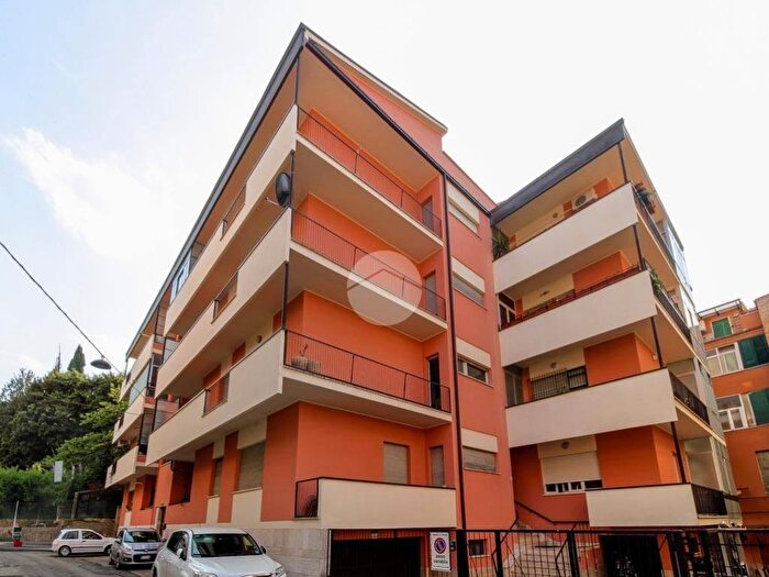 Appartamento con 5 locali in vendita in Via Gennaro della Monica, Centro, Teramo
