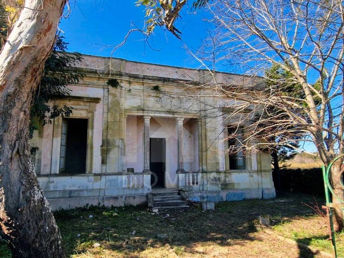 Casa quadrilocale in vendita in Strada Provinciale Collepasso Noha, Cutrofiano
