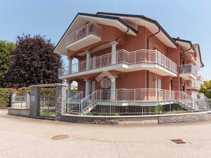 Appartamento trilocale in vendita in Via Torino, Centro, San Francesco al Campo