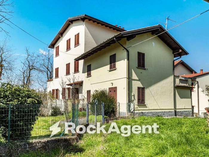 Appartamento trilocale in vendita in Frazione Camolino, Montesegale