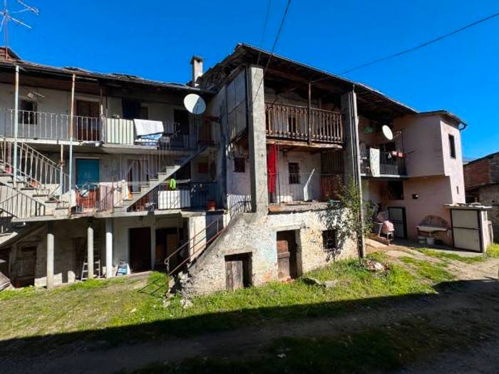 Casa quadrilocale in vendita in Frazione Ghisola, Ghisola, Paesana