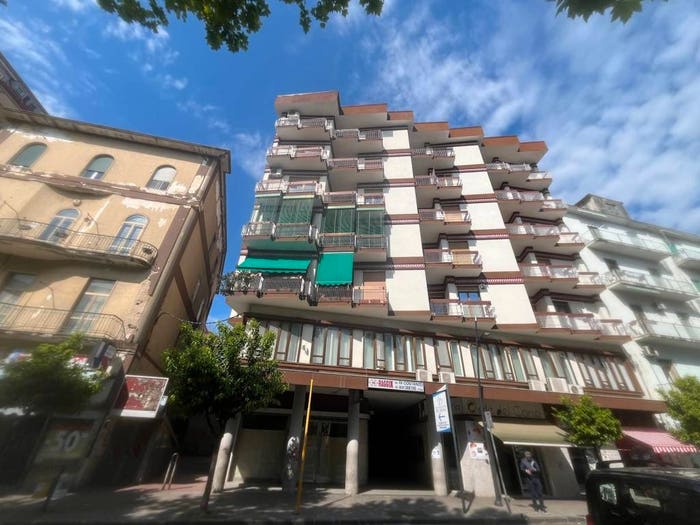Appartamento quadrilocale in vendita in Via Roma, Centro, Battipaglia