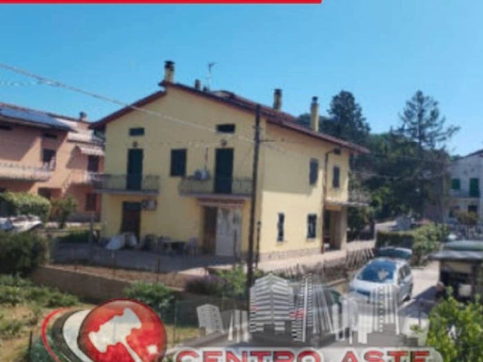 Appartamento con 5 locali in vendita in Via S Gregorio Casalina PG Italia, Deruta