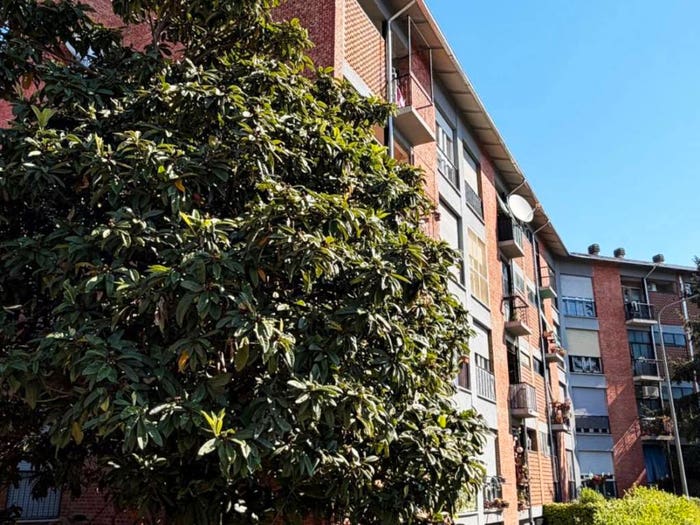 Appartamento quadrilocale in vendita in Via Val Lagarina, Roserio, Milano