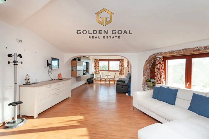 Casa con 6 locali in vendita in LI Scopi, San Teodoro