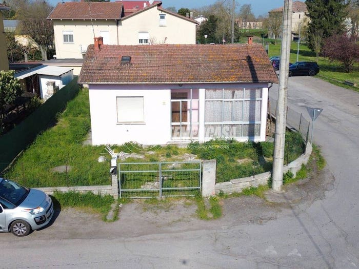 Casa trilocale in vendita in Via San Bernardino, Centro, Campagnola Emilia