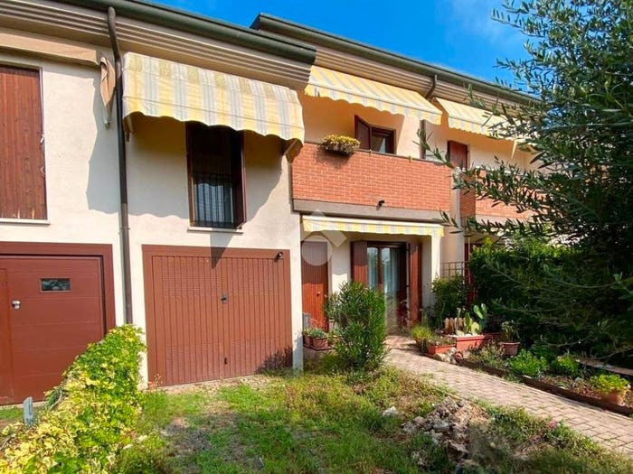 Casa quadrilocale in vendita in Via via giordano, Conselve