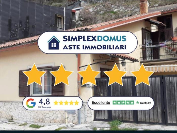 Appartamento con 6 locali in vendita in Roma, Centro, Capistrello