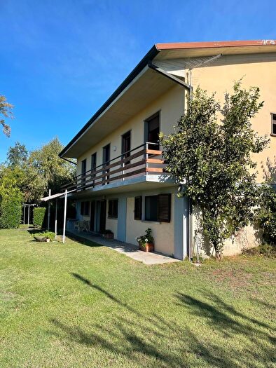 Casa quadrilocale in vendita in Forte Dei Marmi