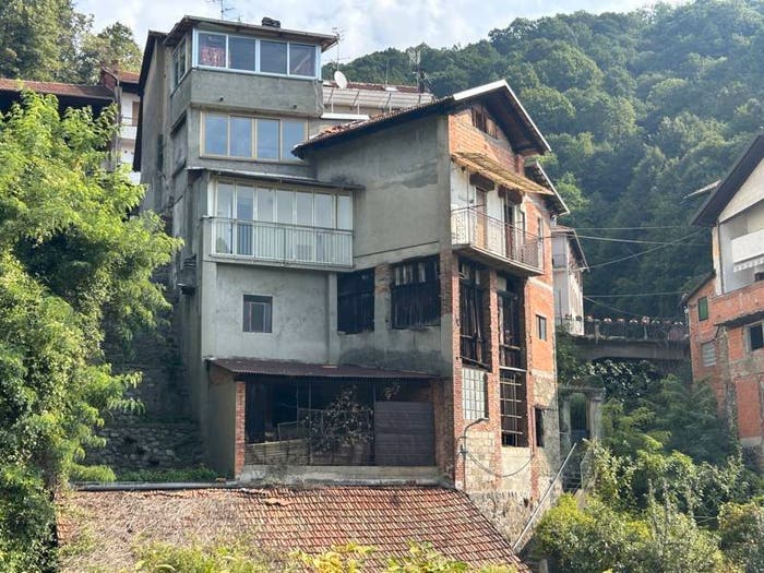 Casa con 6 locali in vendita in Via Umberto I, Coggiola