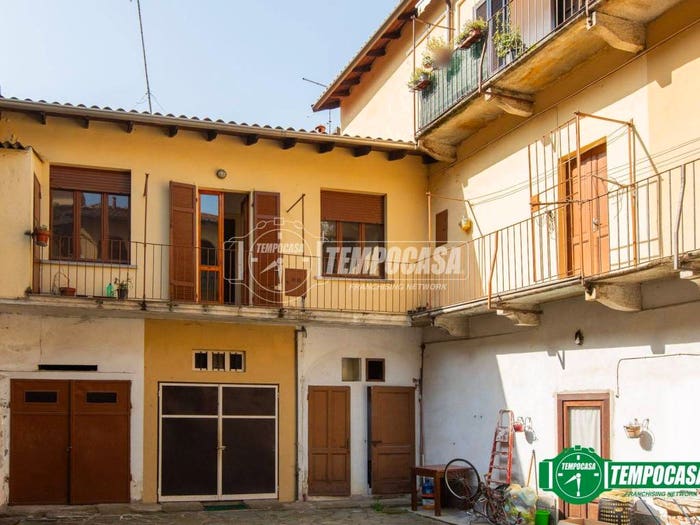 Appartamento trilocale in vendita in Via Pozzolo, Centro, Oleggio