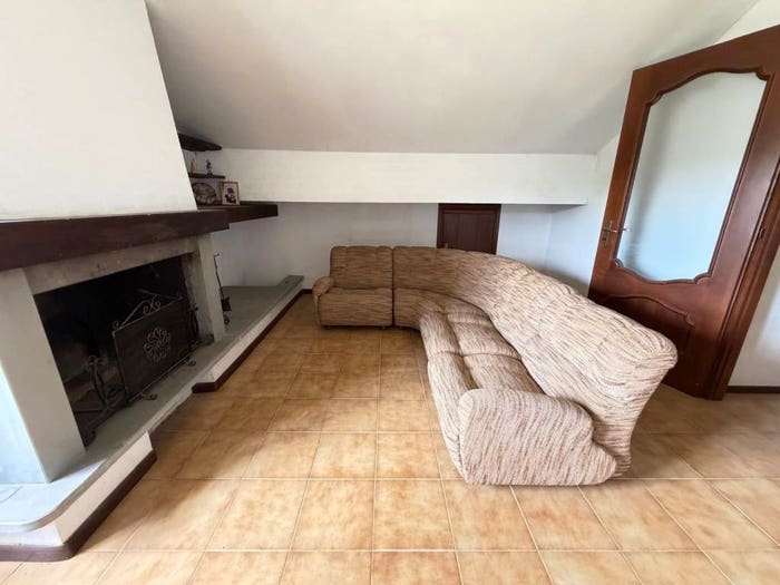 Appartamento quadrilocale in vendita in Strada Vecchia Costa, Ovada