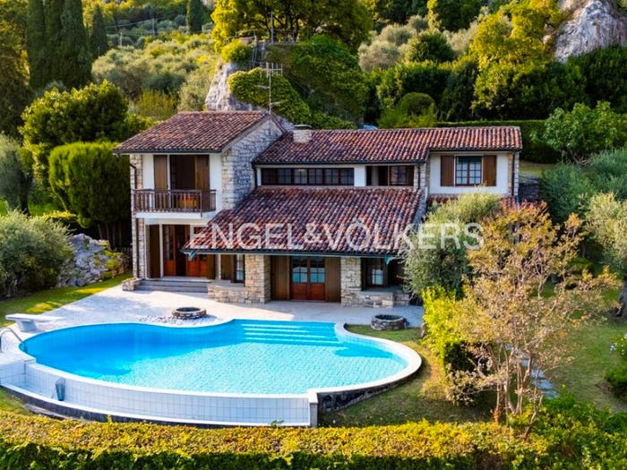 Casa con 6 locali in vendita in Via de la Oliva, Centro, Gargnano
