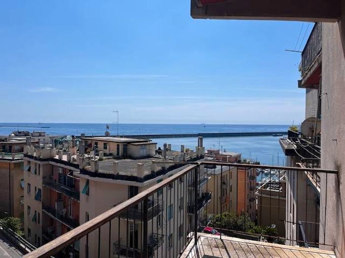 Appartamento trilocale in vendita in Via Loano, Pegli, Genova