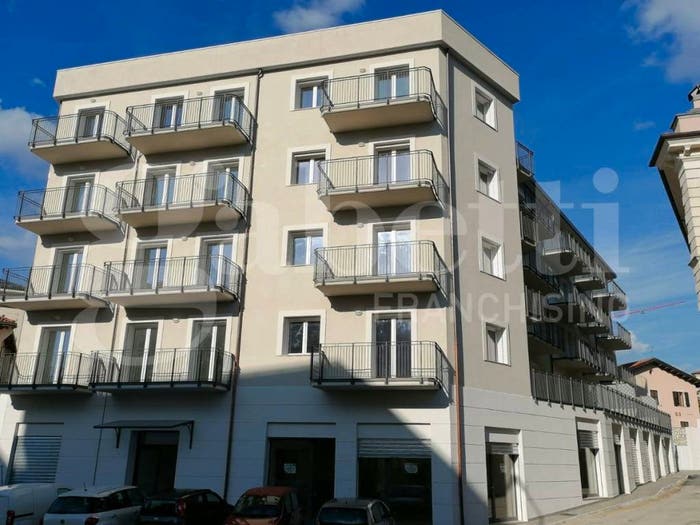 Appartamento trilocale in vendita in Via Dell'Orto Agrario, Villa Comunale, L'Aquila