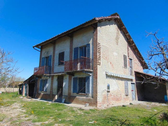 Casa con 5 locali in vendita in Strada Bossola, Nizza Monferrato