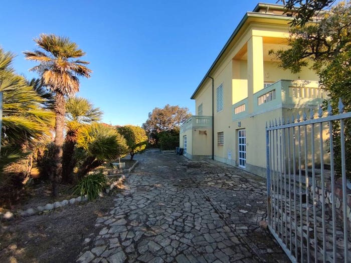 Casa con 6 locali in vendita in Via Flaminia, Torrette, Ancona