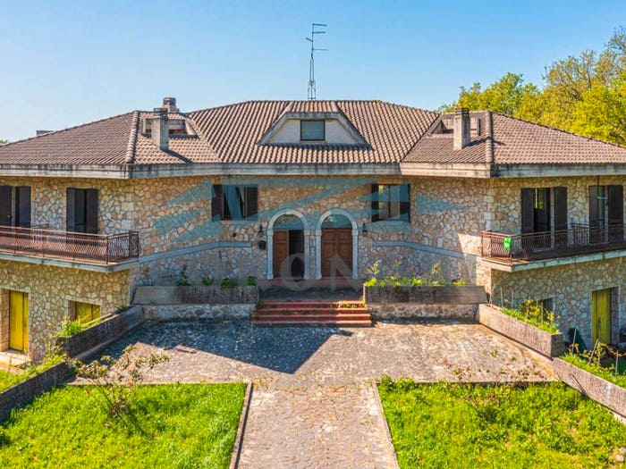 Casa quadrilocale in vendita in Via Giovanni Pascoli, Centro, Massa Martana