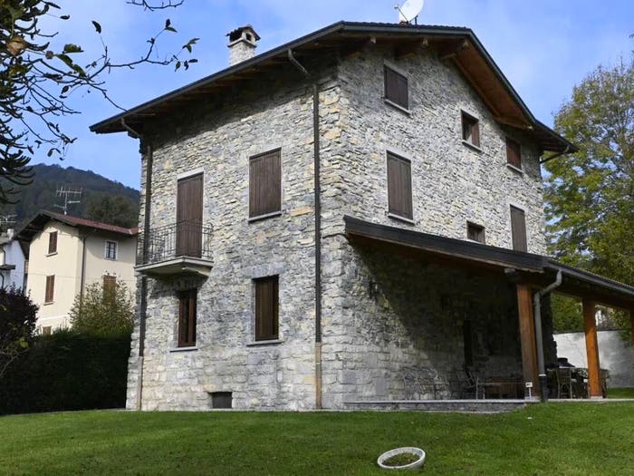 Casa con 6 locali in vendita in Via Silvio Pellico, Lanzo D'Intelvi, Alta Valle Intelvi