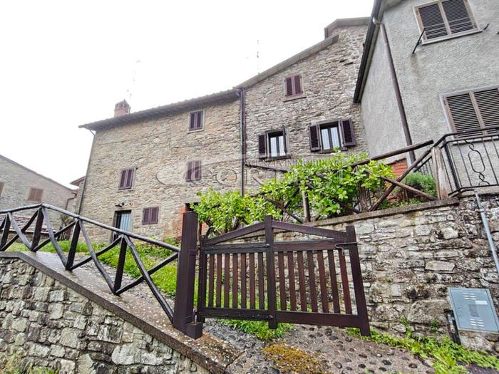 Casa trilocale in vendita in Via Fragaiolo, Caprese Michelangelo
